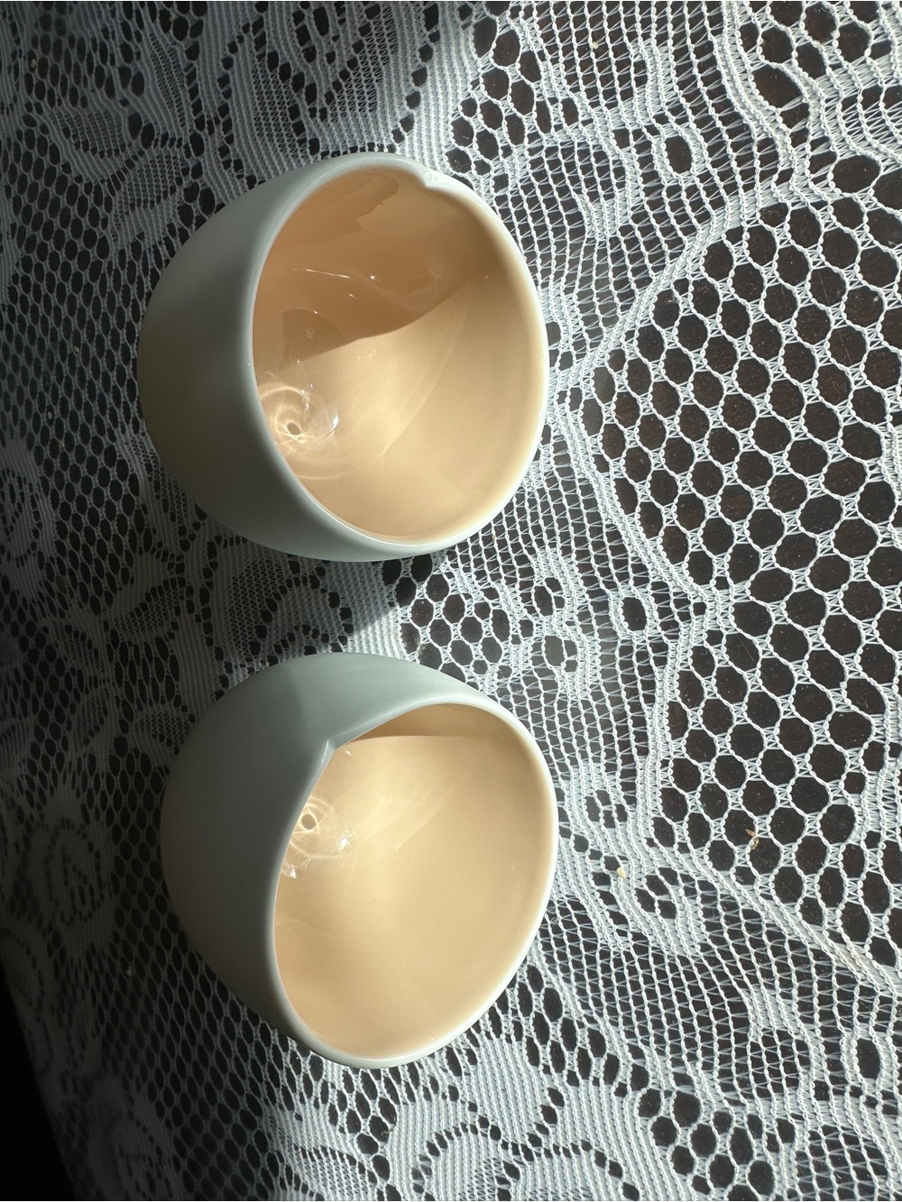 2 Nespresso Origin Gran Lungo Cups Mugs.
William Sonoma Bisque Mugs. - Picture 5 of 10